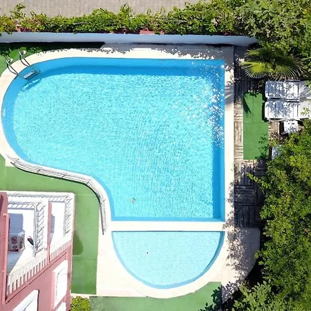 Yakut מלון דירות 3*