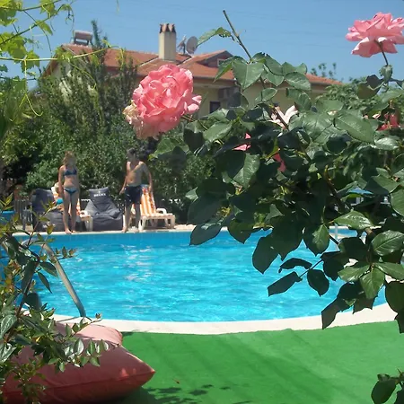 מלון דירות Yakut 3*