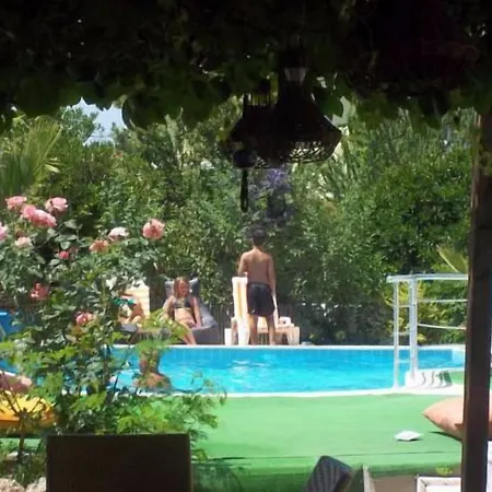 Yakut מלון דירות 3*